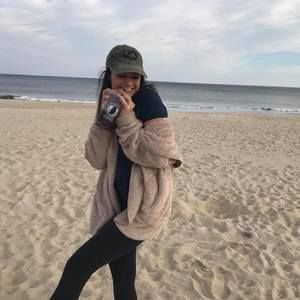 Meet your Posher, Christina